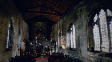 Wilmslow 'daki St. Bartholomews' un İçi
