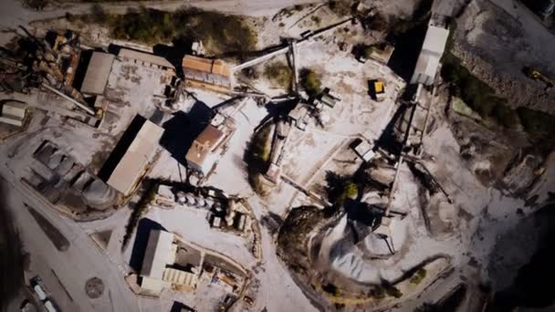 Luftaufnahme von Sandsteinbrüchen im Tagebau — Stockvideo