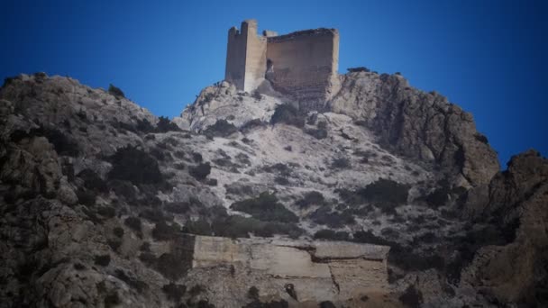 Vue aérienne par drone des ruines de l'ancien château — Video