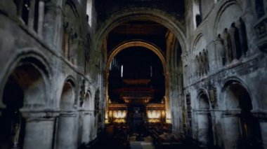 Wilmslow 'daki St. Bartholomews' un İçi