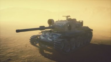 2. Dünya Savaşı Tankı çölde kum fırtınasında