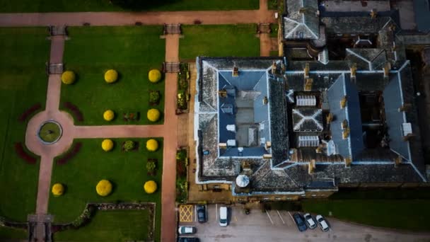 Flygfoto över Wartley Hall med trädgård — Stockvideo