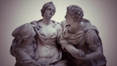 Arria ve Poetus antik heykelleri