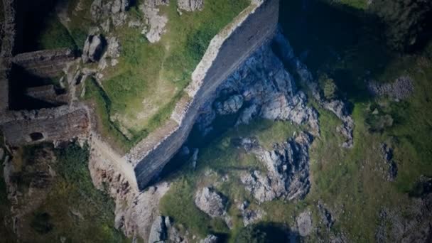 Vista aérea do drone das ruínas do castelo antigo — Vídeo de Stock