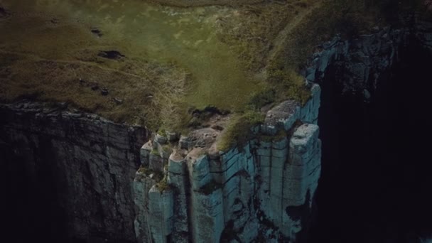 Cliff em uma Escócia Highlands — Vídeo de Stock