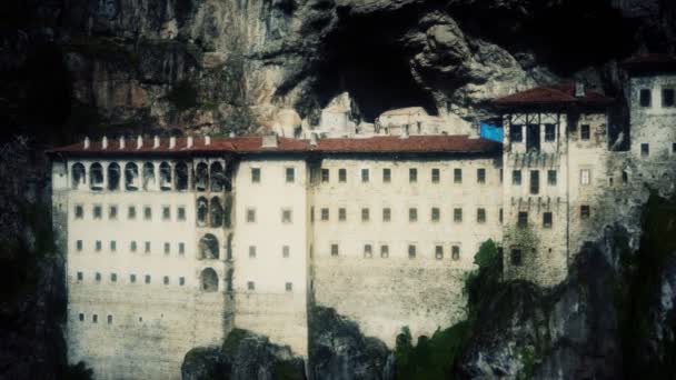 Klasztor Sumela na skalistej górze — Wideo stockowe