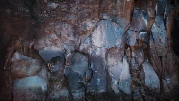 Olowalu petroglifák a sziklán — Stock videók