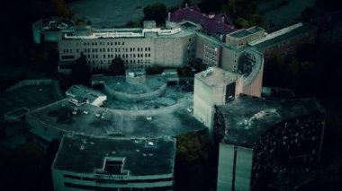 Geceleri Terk Edilmiş Hava Hastanesi