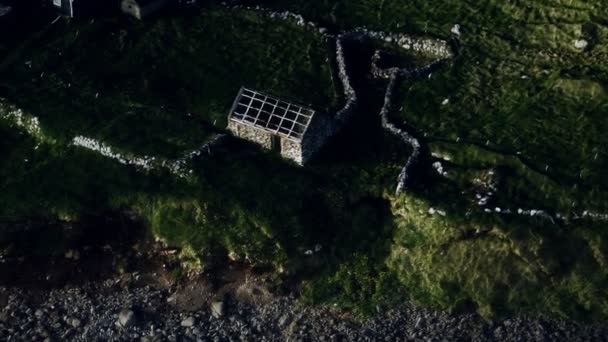 Lihat garis pantai di Kepulauan Faroe saat matahari terbenam — Stok Video