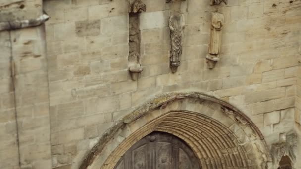 Kirche Saint Sauveur Fegeac Tür — Stockvideo