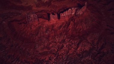 Kızıl kaya çölünün havadan görünüşü