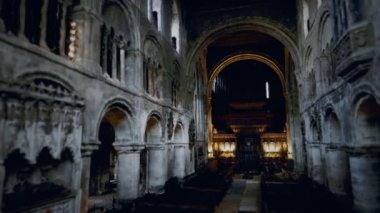 Wilmslow 'daki St. Bartholomews' un İçi