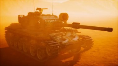 2. Dünya Savaşı Tankı çölde kum fırtınasında