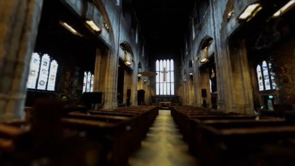 Historisches und schönes Interoir aller Heiligtümer bei der Turmkirche — Stockvideo