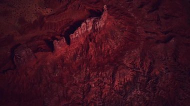 Kızıl kaya çölünün havadan görünüşü