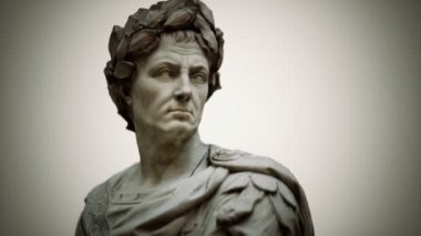 Julius Caesar 'ın heykeli
