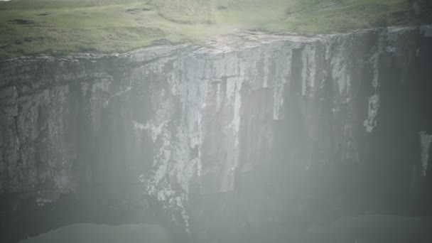 Acantilados de Moher en Irlanda — Vídeo de stock