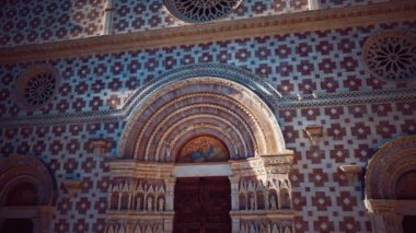 Santa Maria di Collemaggio Bazilikası