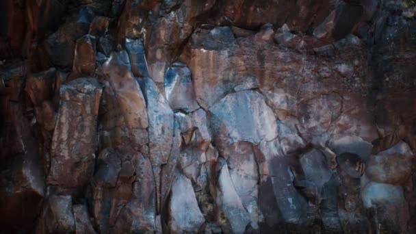 Olowalu Petroglyfen op rots — Stockvideo
