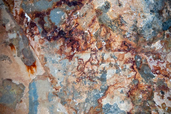 红色发牢骚背景 岩石纹理与裂缝 红褐色黄山质感特写 碎石板表面 天然石料背景 — 图库照片