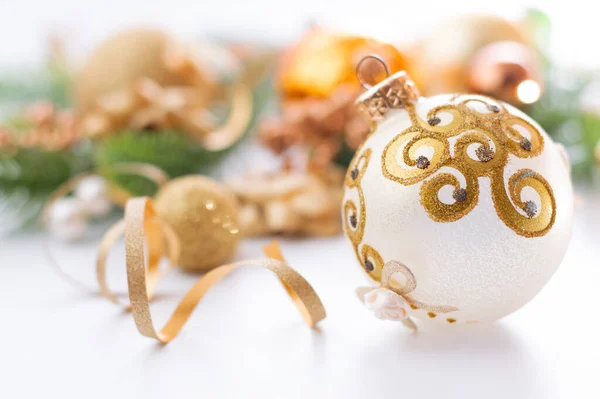 Χριστουγεννιάτικο Φόντο Μπεζ Και Χρυσούς Τόνους Bokeh Αποτέλεσμα Χριστουγεννιάτικη Μπάλα — Φωτογραφία Αρχείου