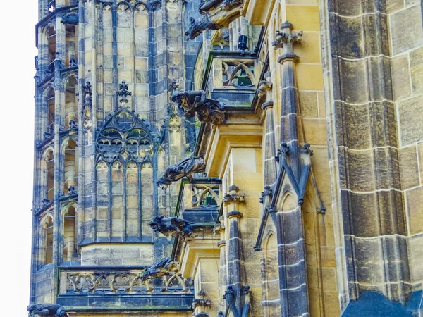 Façade de la cathédrale de Saint-Vitus. Cathédrale gothique de Prague — Photo