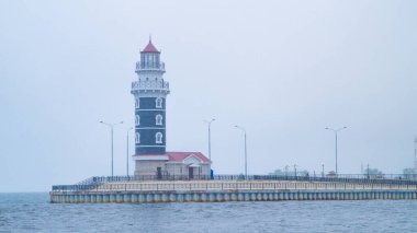 Baykal Limanı 'ndaki deniz feneri. Turka Nehri 'nin ağzında yer alır..