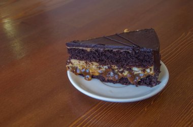 Tabakta güzel çikolatalı pasta.