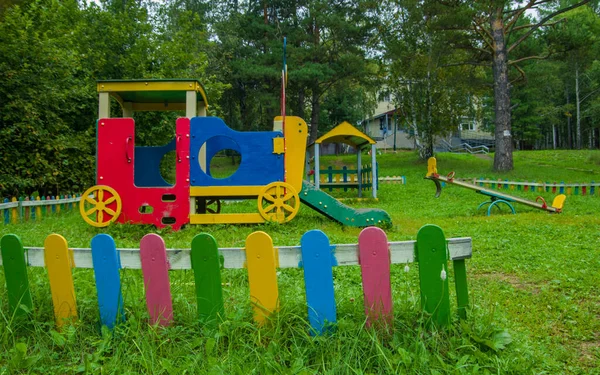Playground Parque Entre Árvores — Fotografia de Stock