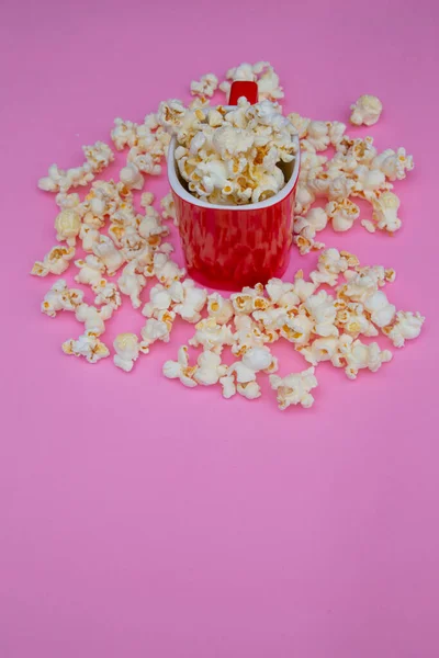 Popcorn Růžovém Pozadí — Stock fotografie