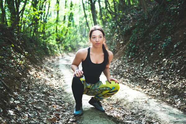 Entrenamiento en el bosque — Foto de Stock