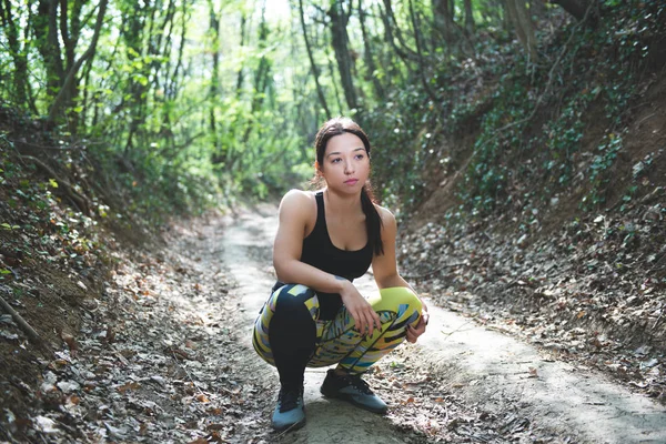 Entrenamiento en el bosque — Foto de Stock