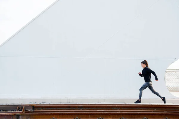 Allenamento Femminile All Esterno Mantenimento Della Salute — Foto Stock