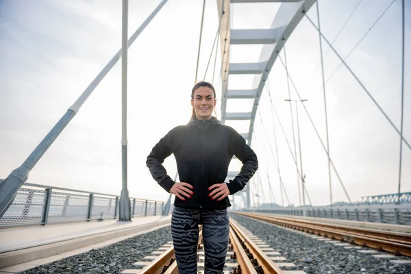 Vrouwelijke Training Buiten Behoud Van Haar Gezondheid — Stockfoto