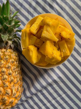 Tayland 'dan parlak ve sulu ananas 
