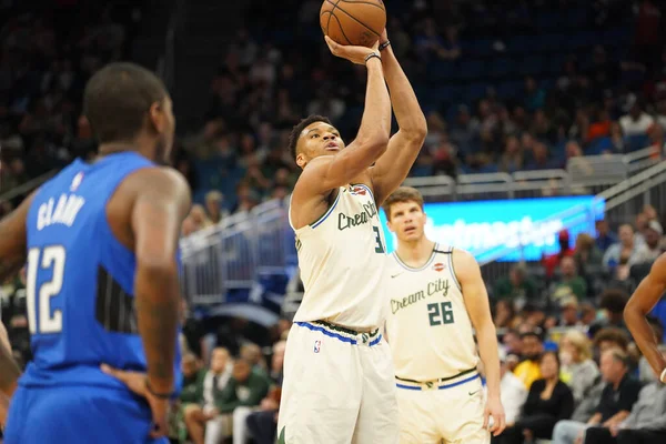 Orlando Magic Φιλοξενεί Milwaukee Bucks Στο Amway Στο Ορλάντο Της — Φωτογραφία Αρχείου