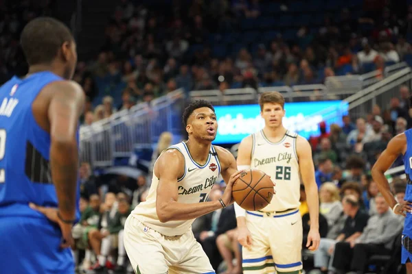 Orlando Magic Φιλοξενεί Milwaukee Bucks Στο Amway Στο Ορλάντο Της — Φωτογραφία Αρχείου