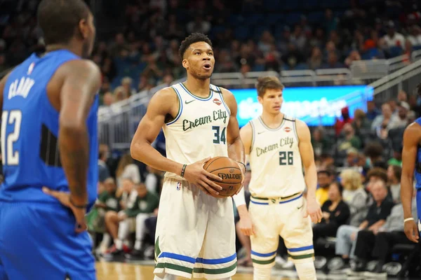 Orlando Magic Φιλοξενεί Milwaukee Bucks Στο Amway Στο Ορλάντο Της — Φωτογραφία Αρχείου