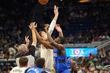 Orlando Magic, 8 Şubat 2020 tarihinde Orlando Florida 'daki Amway' de Milwaukee Bucks 'a ev sahipliği yaptı.. 
