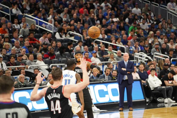 Orlando Magic Isännöi Portland Trailblazers Amway Centerissä Orlando Floridassa Maanantaina — kuvapankkivalokuva