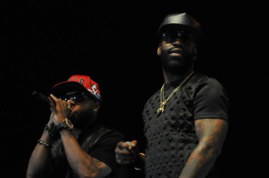 R & B Şarkıcıları Keith Sweat, Jagged Edge, Dru Hill ve Sisqo 15 Kasım 2014 'te Orlando Florida' daki CFE Arena 'da sahne aldılar..  