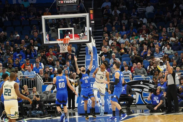 Orlando Magic Hospeda Milwaukee Bucks Amway Orlando Florida Sábado Fevereiro — Fotografia de Stock