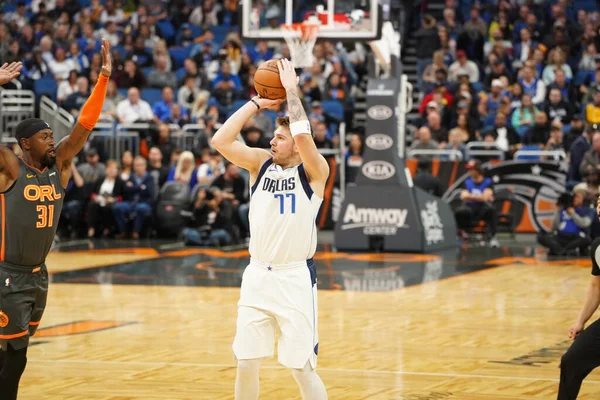 Orlando Magic Φιλοξενεί Dallas Mavericks Στο Amway Center Στο Ορλάντο — Φωτογραφία Αρχείου