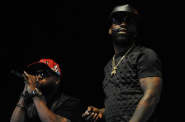 R & B Şarkıcıları Keith Sweat, Jagged Edge, Dru Hill ve Sisqo 15 Kasım 2014 'te Orlando Florida' daki CFE Arena 'da sahne aldılar..  