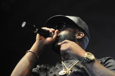 R & B Şarkıcıları Keith Sweat, Jagged Edge, Dru Hill ve Sisqo 15 Kasım 2014 'te Orlando Florida' daki CFE Arena 'da sahne aldılar..  