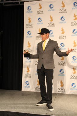 15 Ekim 2013 'te Tennessee, Nashville' deki Allen Arena 'da düzenlenen 44. GMA Dove Ödülleri' nin sahne arkasında..  