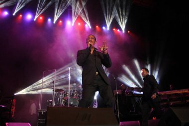 R & B Şarkıcıları Keith Sweat, Jagged Edge, Dru Hill ve Sisqo 15 Kasım 2014 'te Orlando Florida' daki CFE Arena 'da sahne aldılar..  