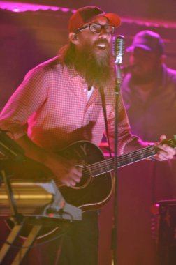 Christian Rock Group David Crowder Band, 17 Ekim 2017 'de Orlando Florida' daki Winter Jam Tour 'da sahne almaktadır..  