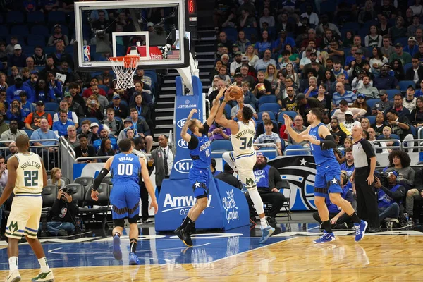 Orlando Magic Φιλοξενεί Milwaukee Bucks Στο Amway Στο Ορλάντο Της — Φωτογραφία Αρχείου