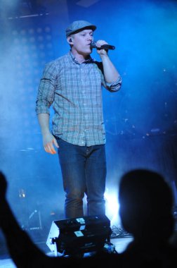 Christian Rock Bands Audio Adrenaline ve Kutless 23 Mart 2014 'te Osceola Sahne Sanatları Merkezi Kissimmee, FL' de sahne almaktadır..  